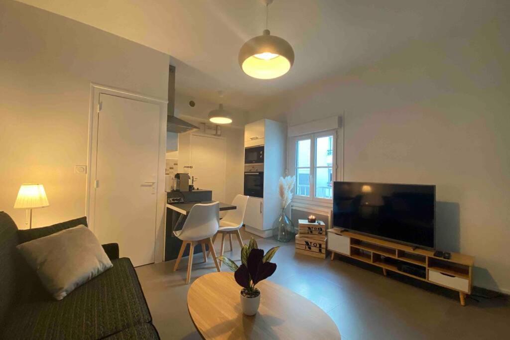 STUDIO COCOONING DESJARDINS ANGERS (France) - de € 48 | HOTELMIX